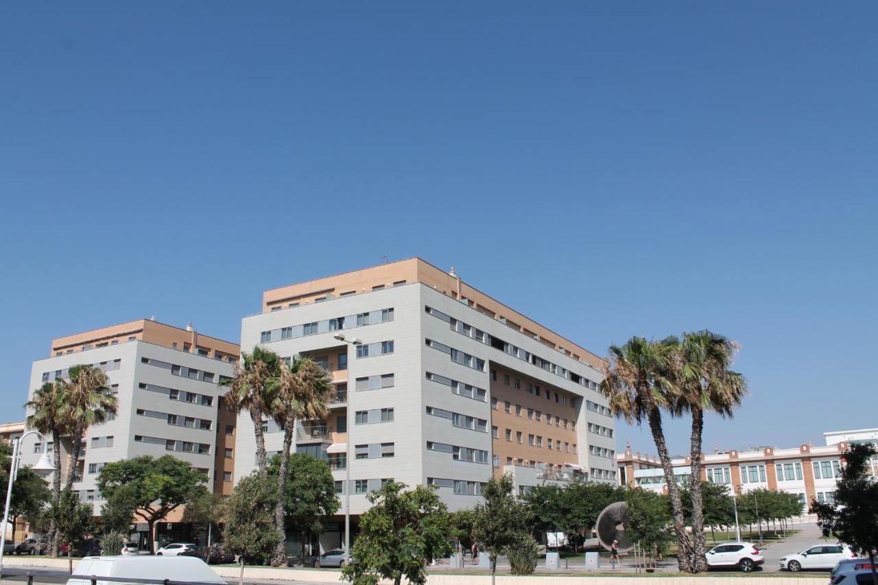 Junto Al Mar Apartment Malaga Exterior photo
